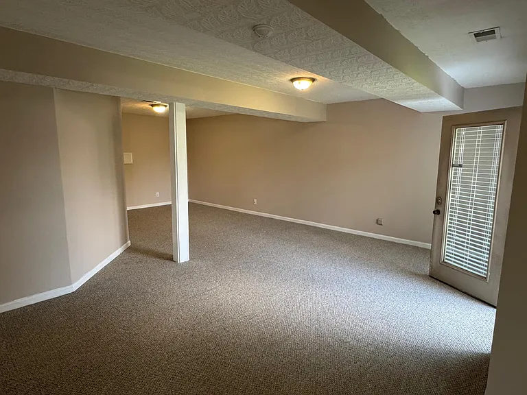 504 Thames Cir — Photo 85