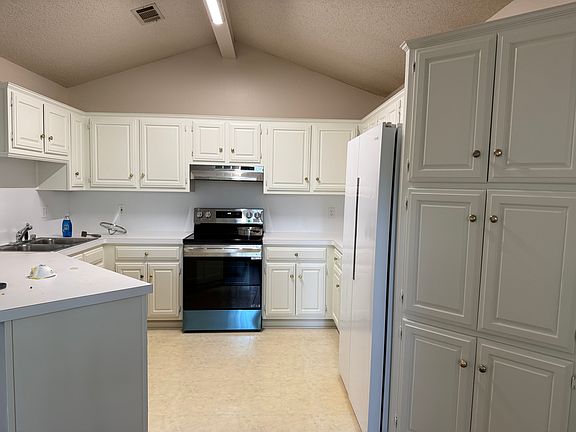 3rd image of 12304 Woodbourne Dr
