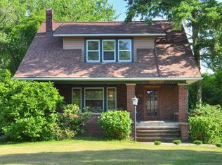 26047 Lake Rd, Bay Village, OH 44140