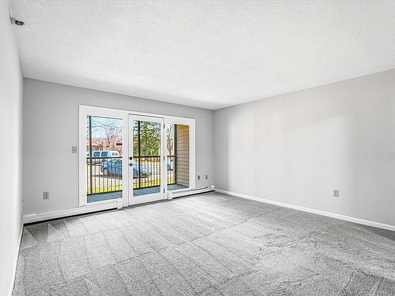 3rd image of 3150 Glen Oaks Ave APT 105A