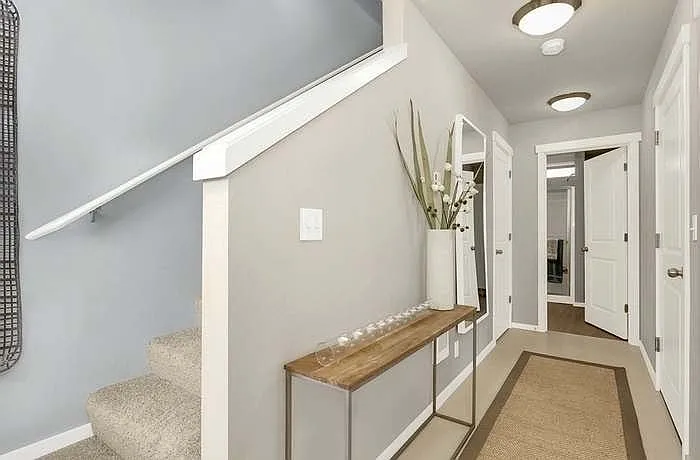302 Chelan Ave NE — Photo 5