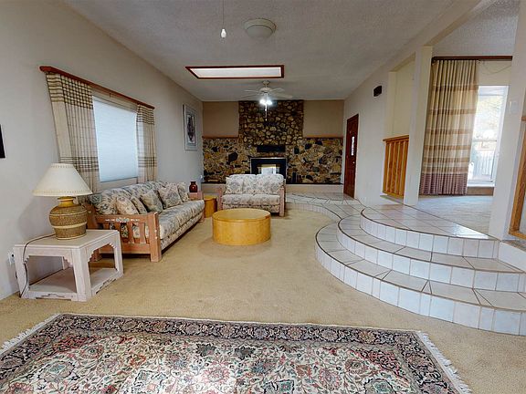 3rd image of 807 Calle Saragosa
