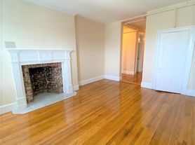 884 Massachusetts Ave