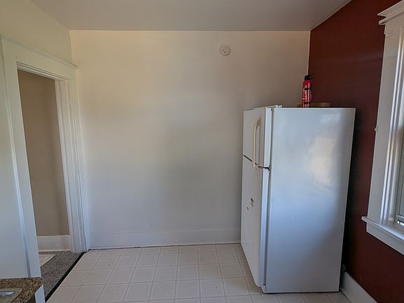 4th image of 49 Calhoun Ave