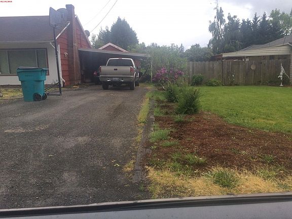 3rd image of 211 SE 4th St