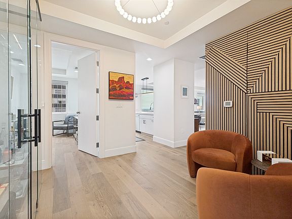 2nd image of 1505 Elm St APT 1403