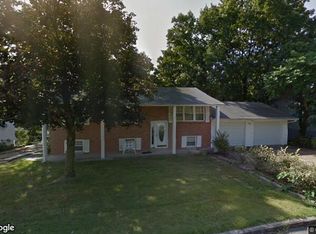 2436 Debra Dr, High Ridge, MO 63049