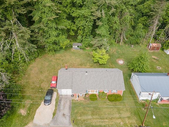 3rd image of 108 Brookwood Dr