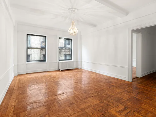 41 West 82nd Street image 3 of 12