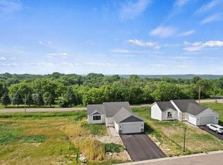 2097 Pleasant Dr, Prescott, WI 54021
