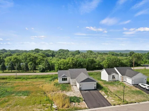 2097 Pleasant Dr, Prescott, WI 54021