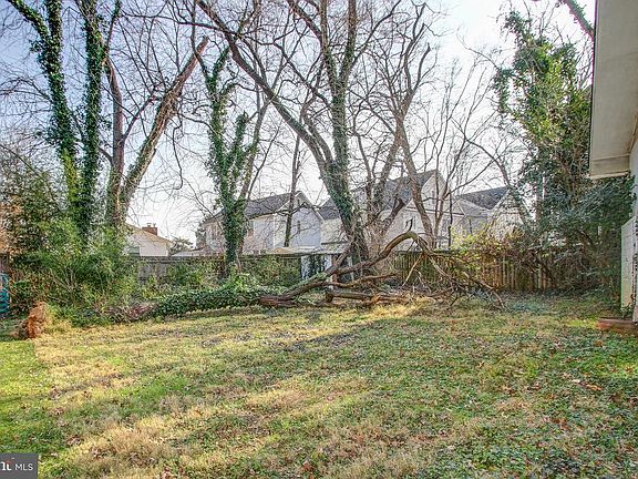 5th image of 10113 Dickens Ave