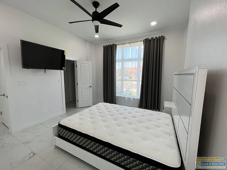 154 Oleander Dr — Photo 26