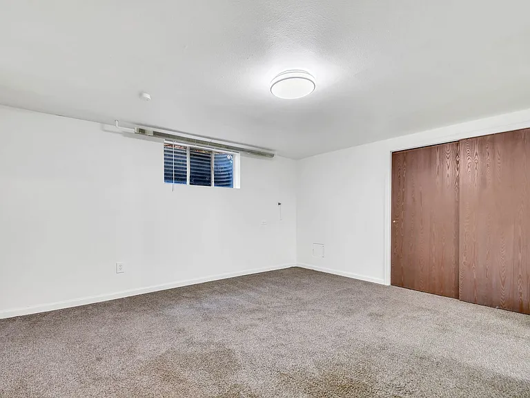 1991 Yank Ct — Photo 16