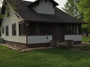 318 S Main St, Walnut, IL 61376