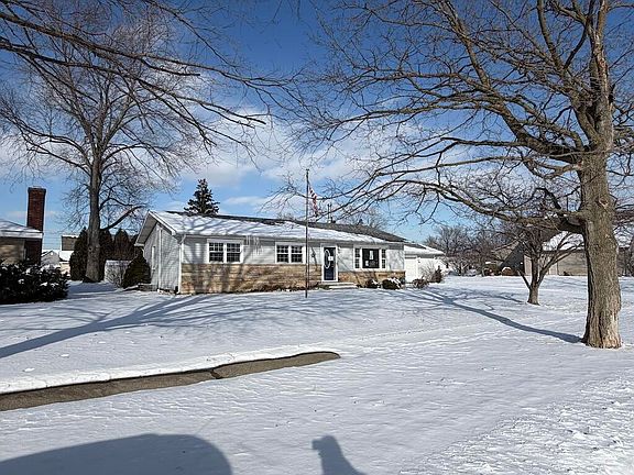2nd image of 9722 W 136th Ln