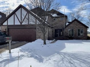 2354 Bradshire Ct, Arlington Heights, IL 60004