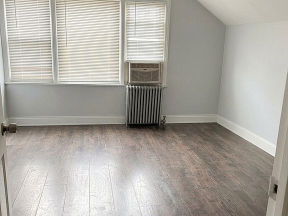 5th image of 33 Ryerson Ave Floor 2