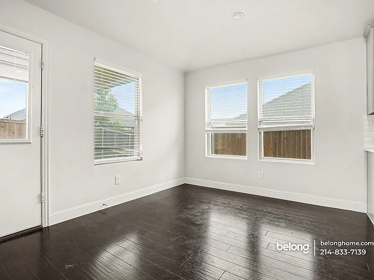 242 Maverick Ct — Photo 6