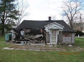 2nd image of 216 Railroad St