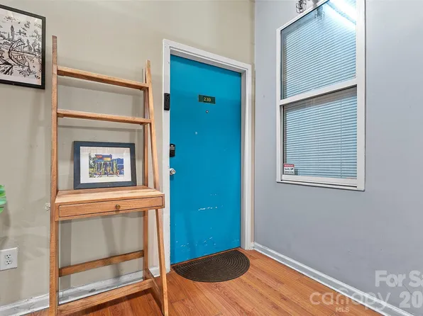 201 S Hoskins Rd APT 230, Charlotte, NC 28208
