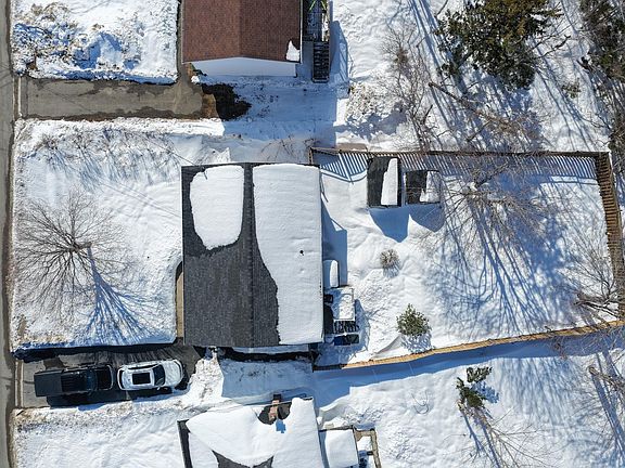 5th image of 724 Cottage Rd