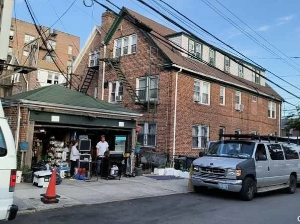 79-01 45th Avenue image 4 of 5