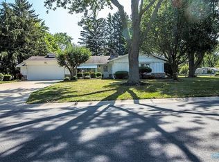 5924 Granville Dr, Sylvania, OH 43560