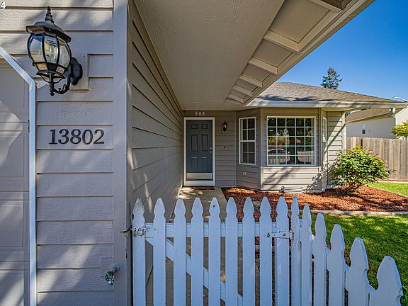 5th image of 13802 NE 61st St