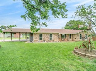 300 Laurie Ln, Springtown, TX 76082