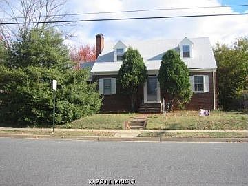 2nd image of 1819 Augustine Ave