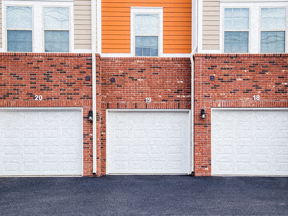 Monon Place II (Modern), Managed by Buckingham Monon Living Apartment