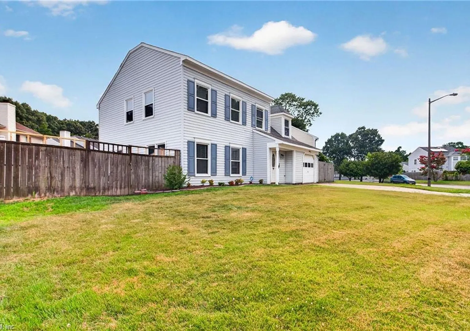 Spacious Home in Virginia Beach — Photo 2
