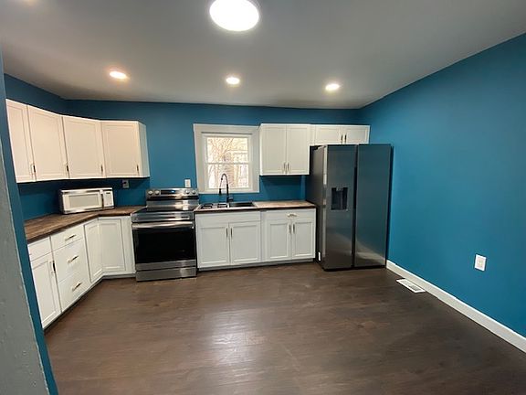 3rd image of 1556 King Ave