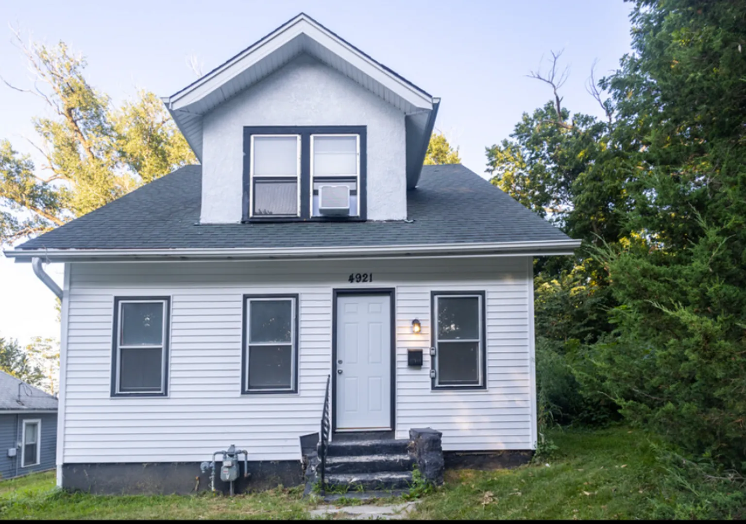 A Spacious and Inviting 3BD/1.5BA Single Family Home — Photo 1