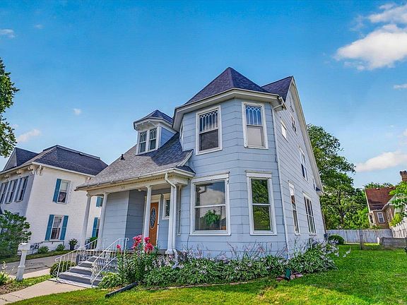2nd image of 526 Prospect Ave