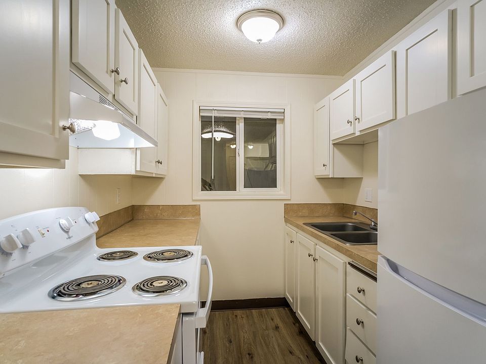 1st image of 2540 Hyacinth St NE #2534