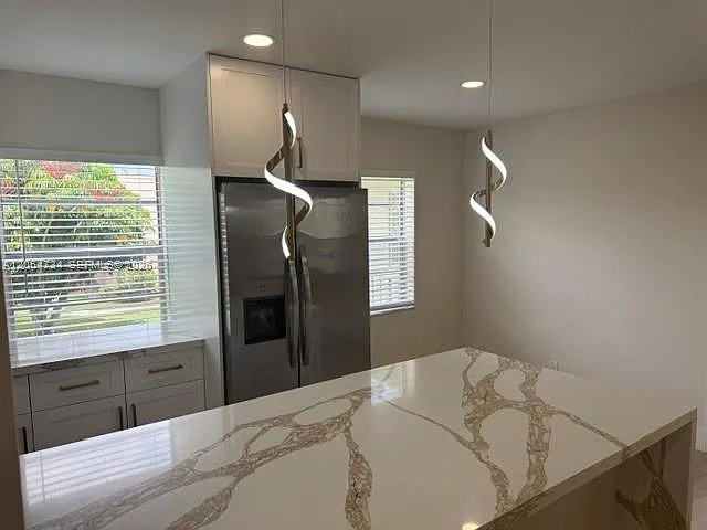862 Flanders St #862-R — Photo 3