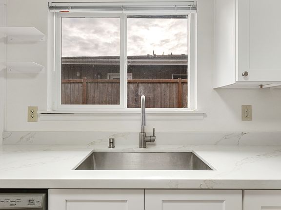 5th image of 1302 N 10th St APT 1