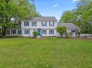 305 Fieldstone Rd, Delafield, WI 53018