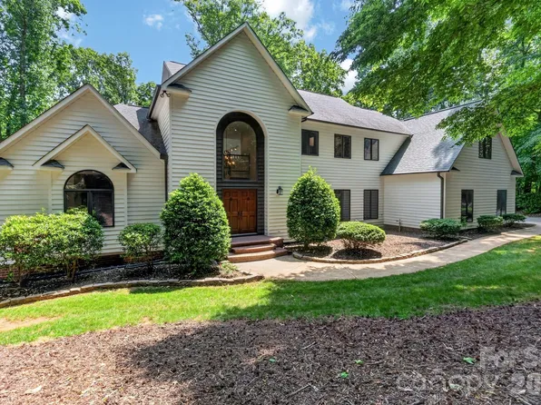 19315 Callaway Hills Ln, Davidson, NC 28036