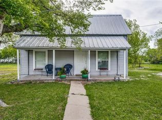 703 N Pearl St, Trenton, TX 75490