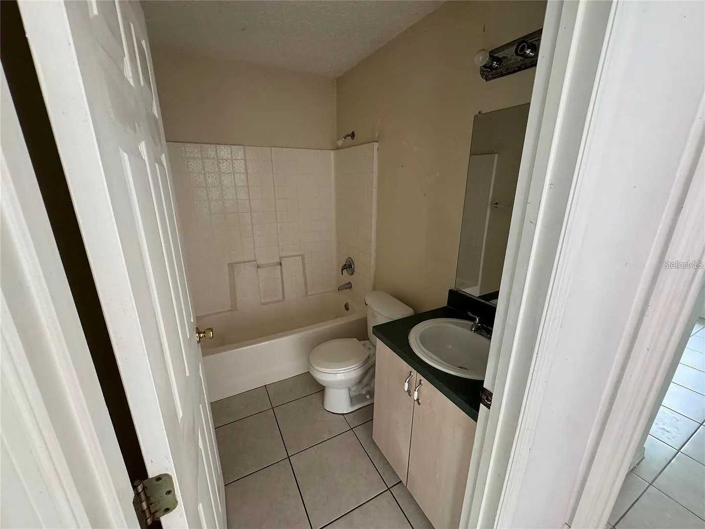 821 Savona PL — Photo 3
