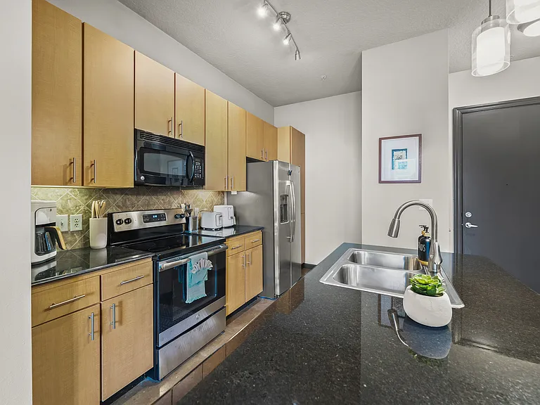 Millennium Westshore — Photo 5