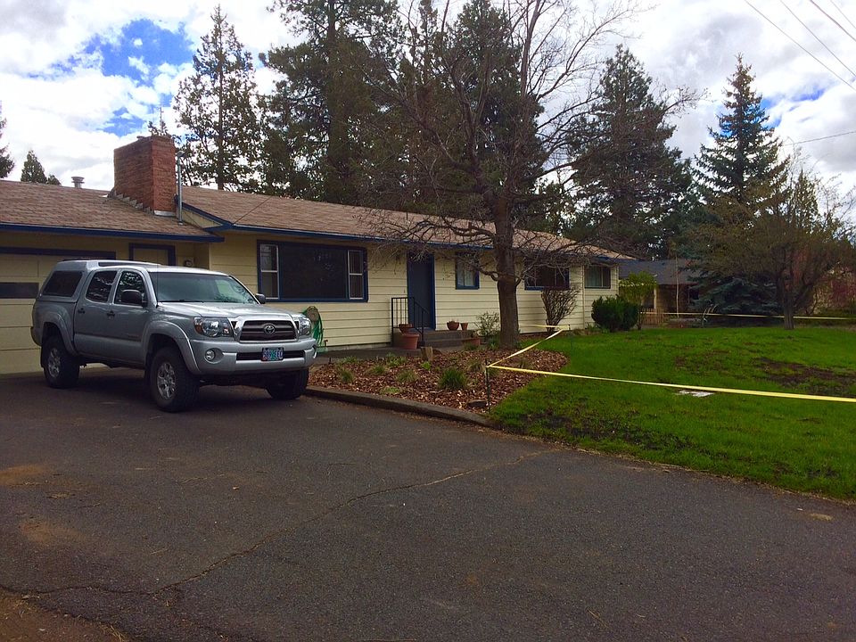 2nd image of 932 NE 11th St