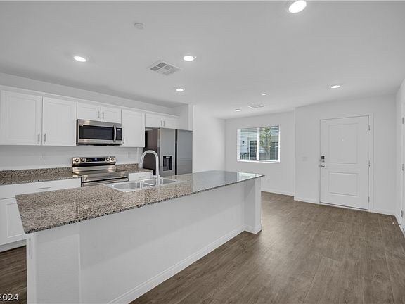5th image of 2710 Yellow Blaze Way #3