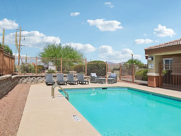 16-web-or-mls-N Skyline Dr-0506-916