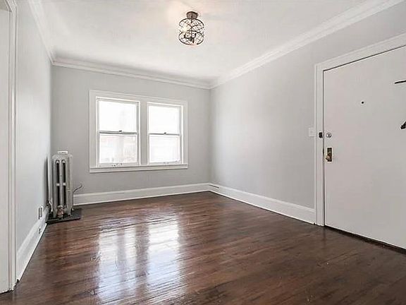 5th image of 13315 Madison Ave #2