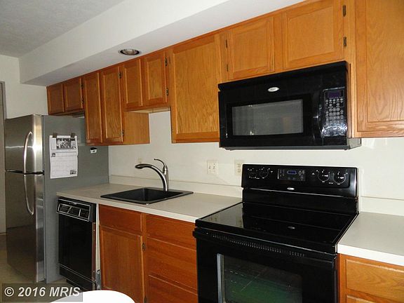 2nd image of 1716 Landmark Dr #1J