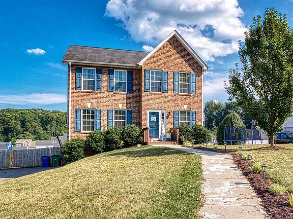 3rd image of 605 Keystone Dr